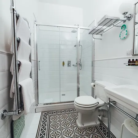 Sherlock Art Apartmanhotel Riga