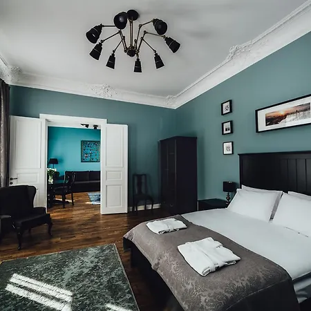 Sherlock Art Apartmanhotel