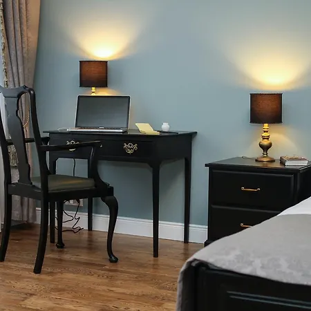 Sherlock Art Aparthotel 3*