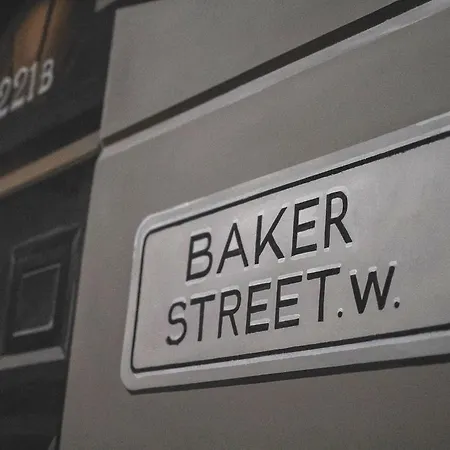 Sherlock Art Aparthotel