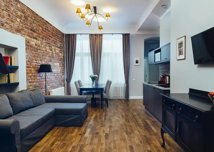 Sherlock Art Aparthotel 3*