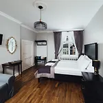 Sherlock Art Апарт-отель Рига